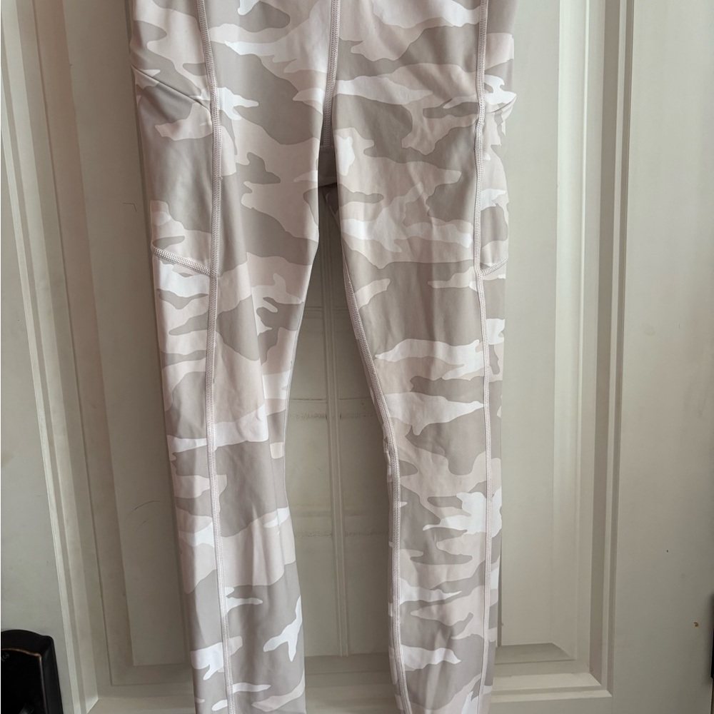 Athleta Neutral Camo Leggings - Beige & White